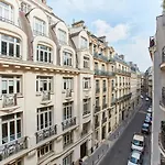 Madelaine - Opera City Apartment