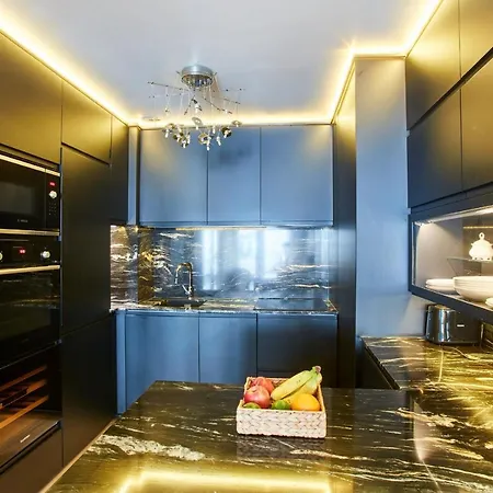 Madelaine - Opera Apartment